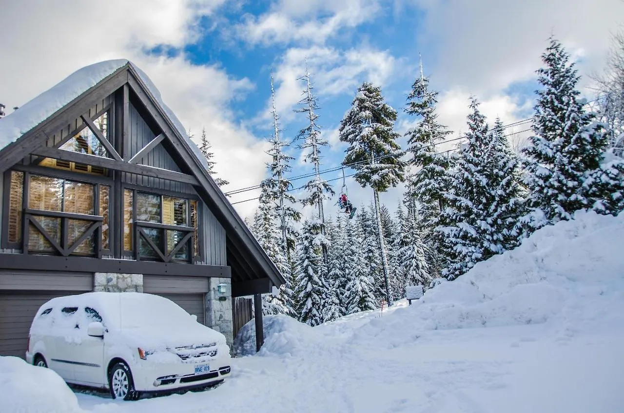 Holiday home Pinnacle Ridge 38 - 5 Steps Away From The Ski Run, Wood Fireplace Whistler