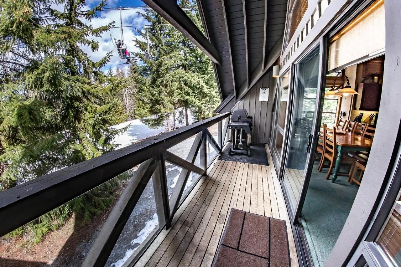 וויסטלר Pinnacle Ridge 38 - 5 Steps Away From The Ski Run, Wood Fireplace בית נופש